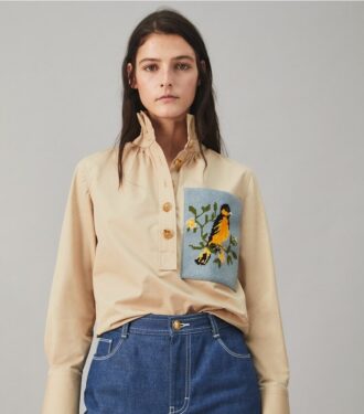 Bomulds-poplin-skjorte med broderi Bomulds-poplin-skjorte med broderi