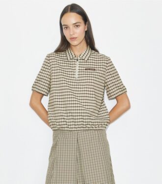 Halvzip-polo i garvet garn Halvzip-polo i garvet garn