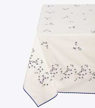 Jolie Fleur broderet firkantet dug